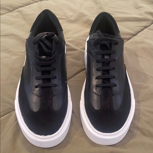 Women’s Black Clarks Sneakers - Picture 4 of 9